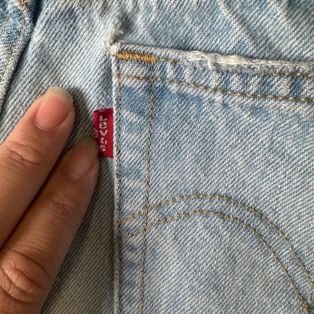 Levis 501 Womens High Rise Button Fly Light Wash Denim Cut Off Shorts Size 29 - Picture 11 of 13